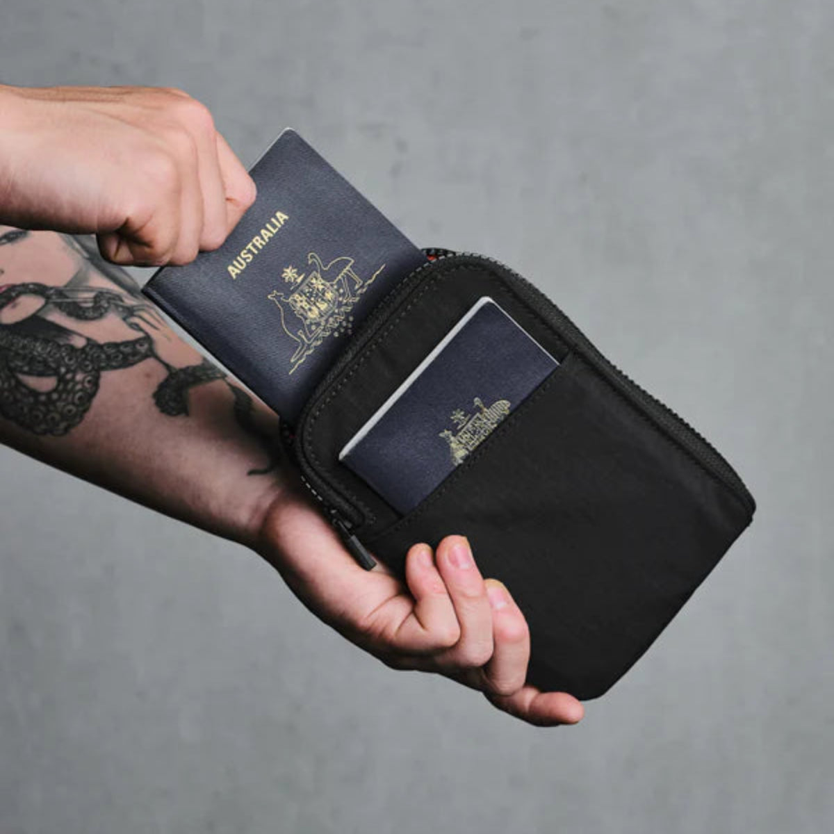 可存放信用卡、登機證或其他重要卡片