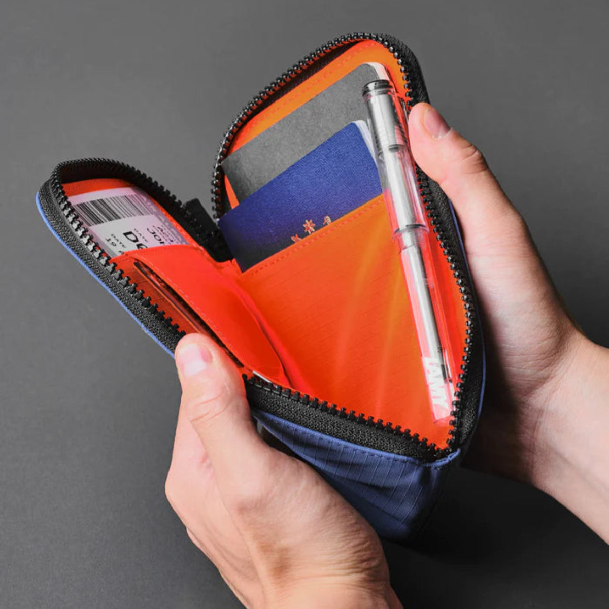 簡約設計，適合旅行與日常使用