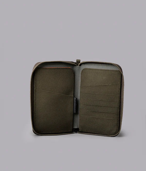 Alpaka Zip Passport Wallet 多功能護照錢包
