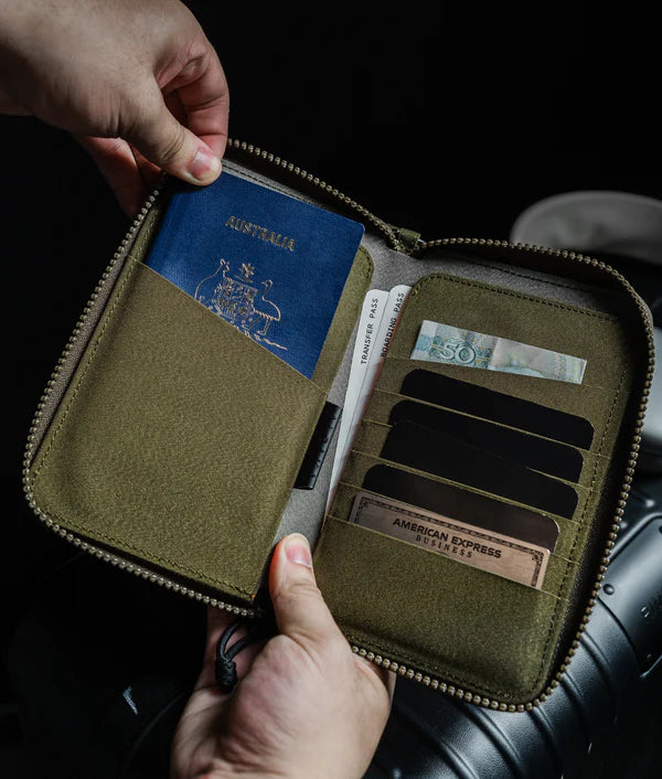 Alpaka Zip Passport Wallet 多功能護照錢包