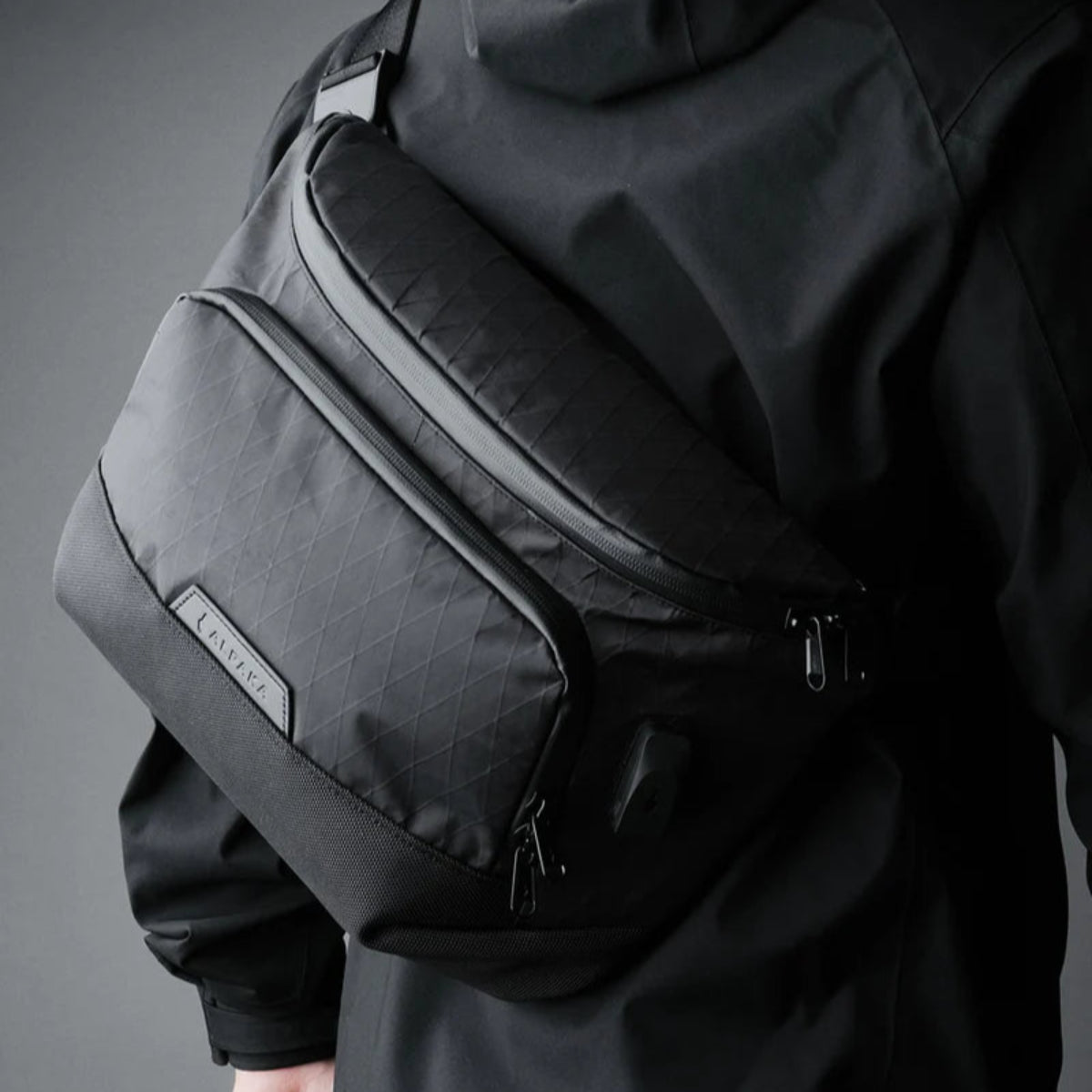 Alpaka Bravo Sling Max V2 側肩包｜限量黑色防水款