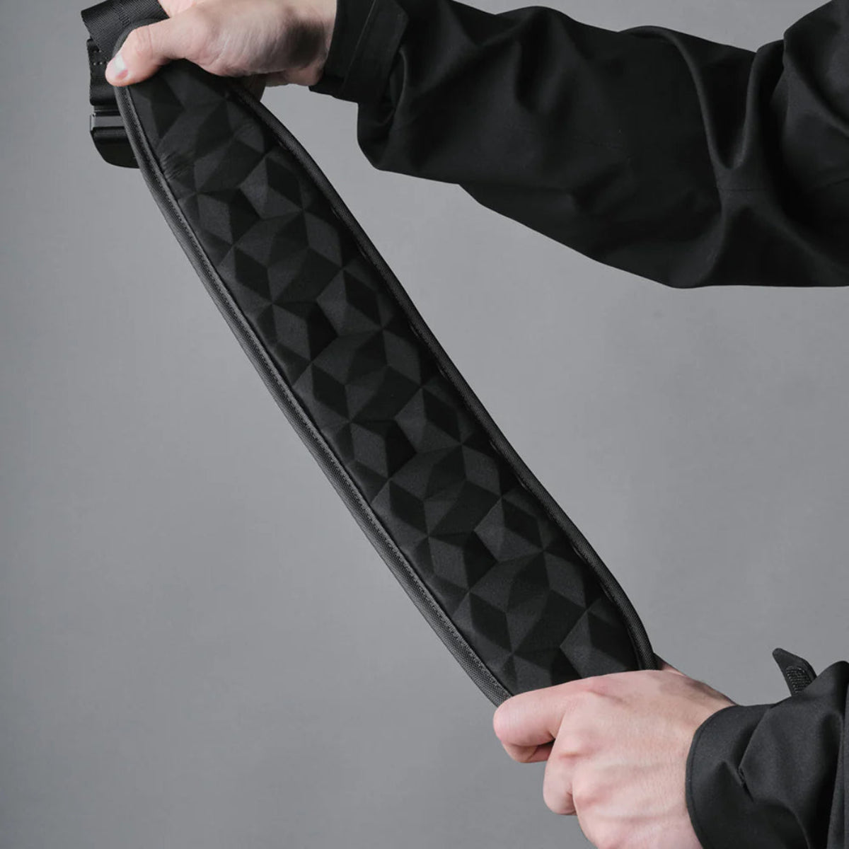 Alpaka Bravo Sling Max V2 側肩包｜限量黑色防水款