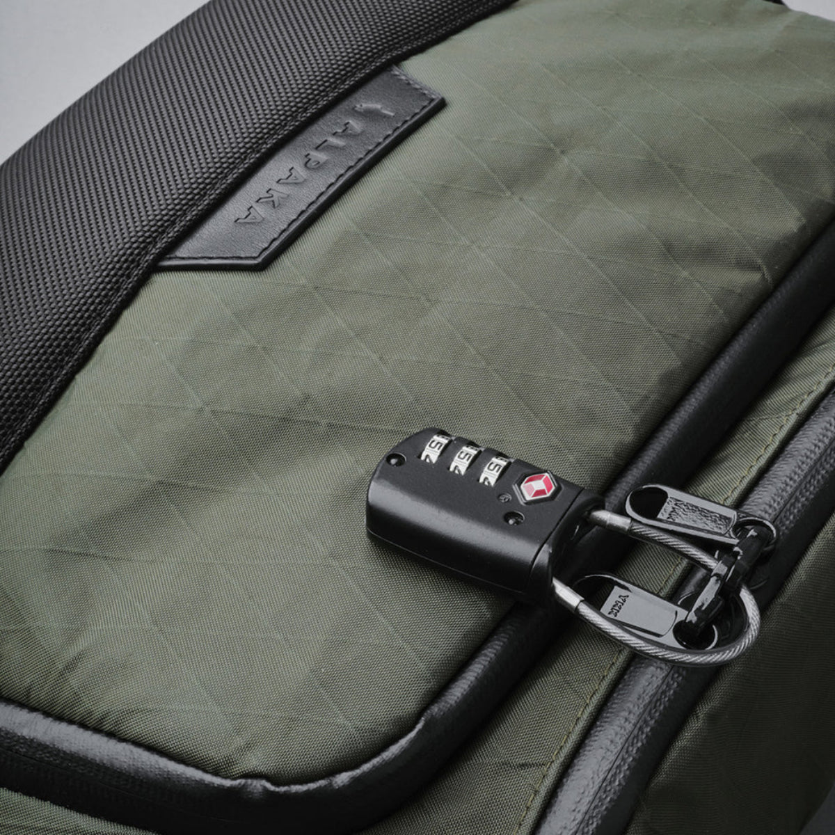 Alpaka Bravo Sling Max V2 側肩包｜限量黑色防水款