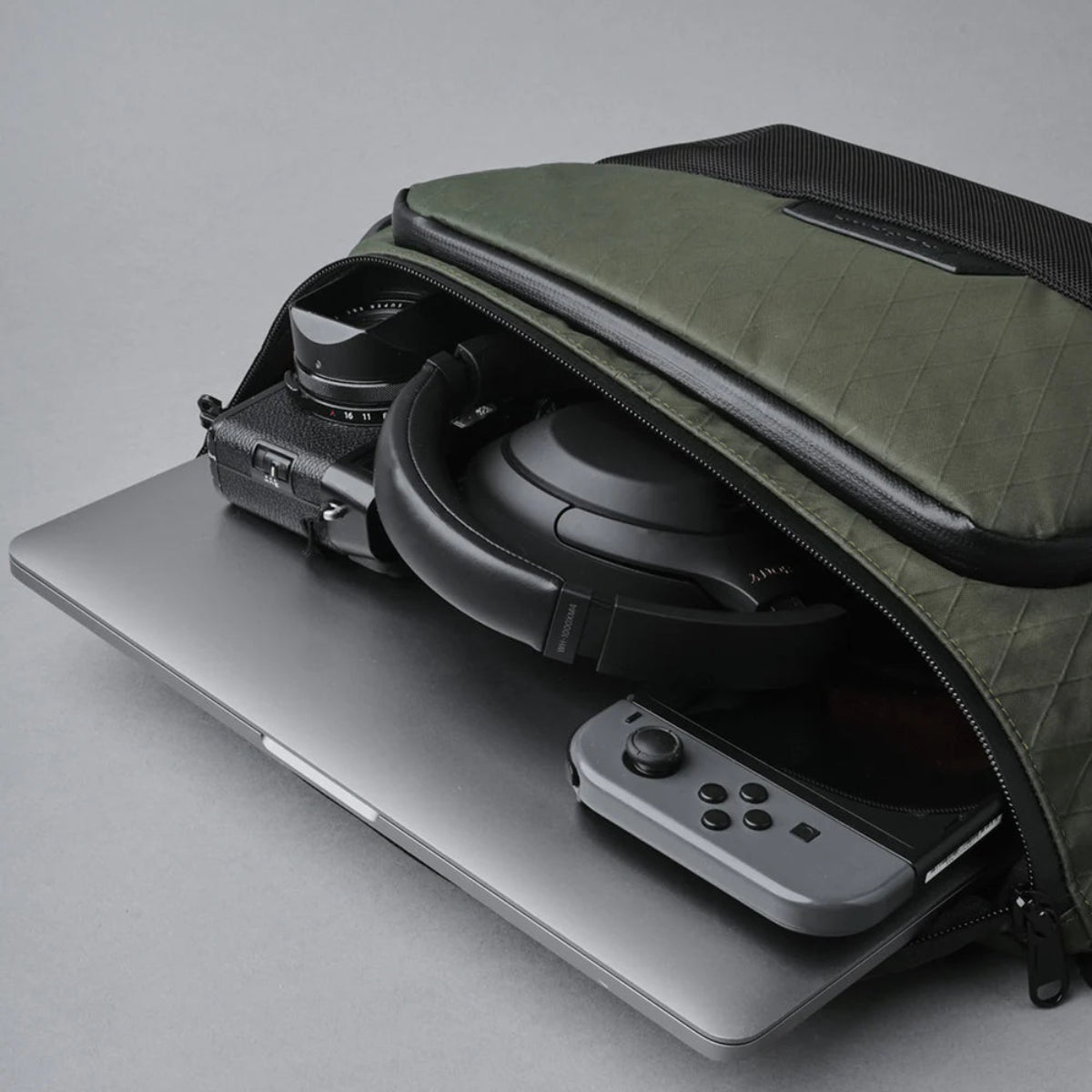 Alpaka Bravo Sling Max V2 側肩包｜限量黑色防水款